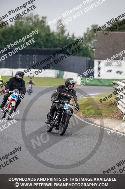 Vintage motorcycle club;eventdigitalimages;mallory park;mallory park trackday photographs;no limits trackdays;peter wileman photography;trackday digital images;trackday photos;vmcc festival 1000 bikes photographs